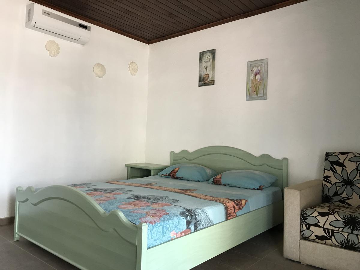 Akvitaniya Mini-Hotel ザトカ エクステリア 写真